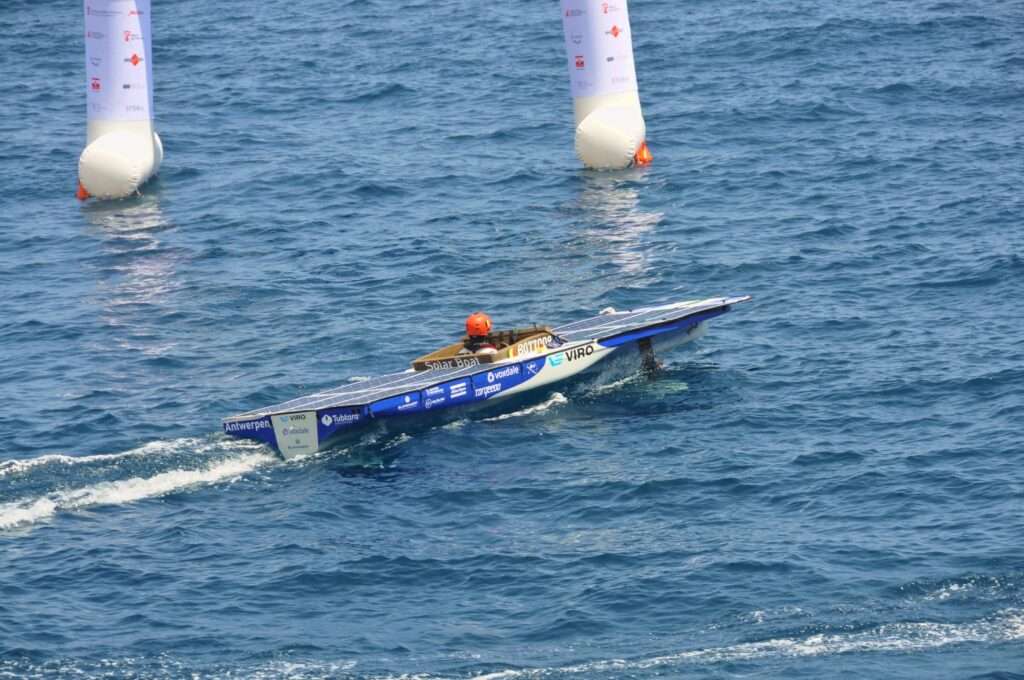 UA Solar Boat Team in actie